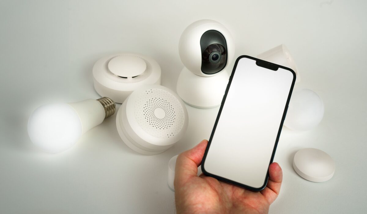 top personal finance apps automate savings — Top 5 Personal Finance Apps: Automate Savings in 2026 — Photo by Jakub Zerdzicki on Pexels
