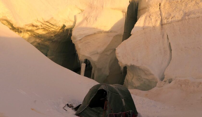 most extreme climates humans live — Top 5 Extreme Climates Humans Live: Ultimate 2026 Guide — Photo by Ezmari Nabizadeh on Pexels