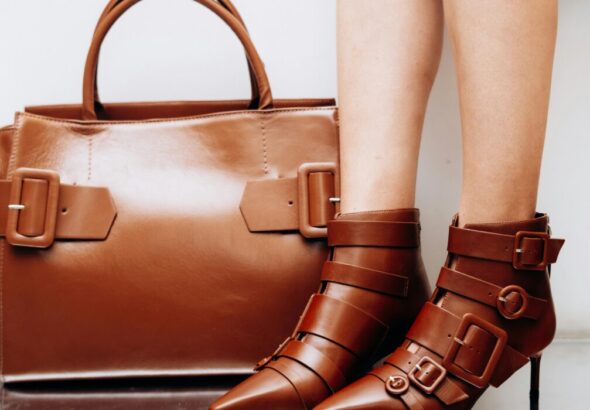 Top 5 Essential Fall Fashion Accessories 2026 — Top 5 Essential Fall Fashion Accessories 2026 — Photo by pedro furtado on Pexels