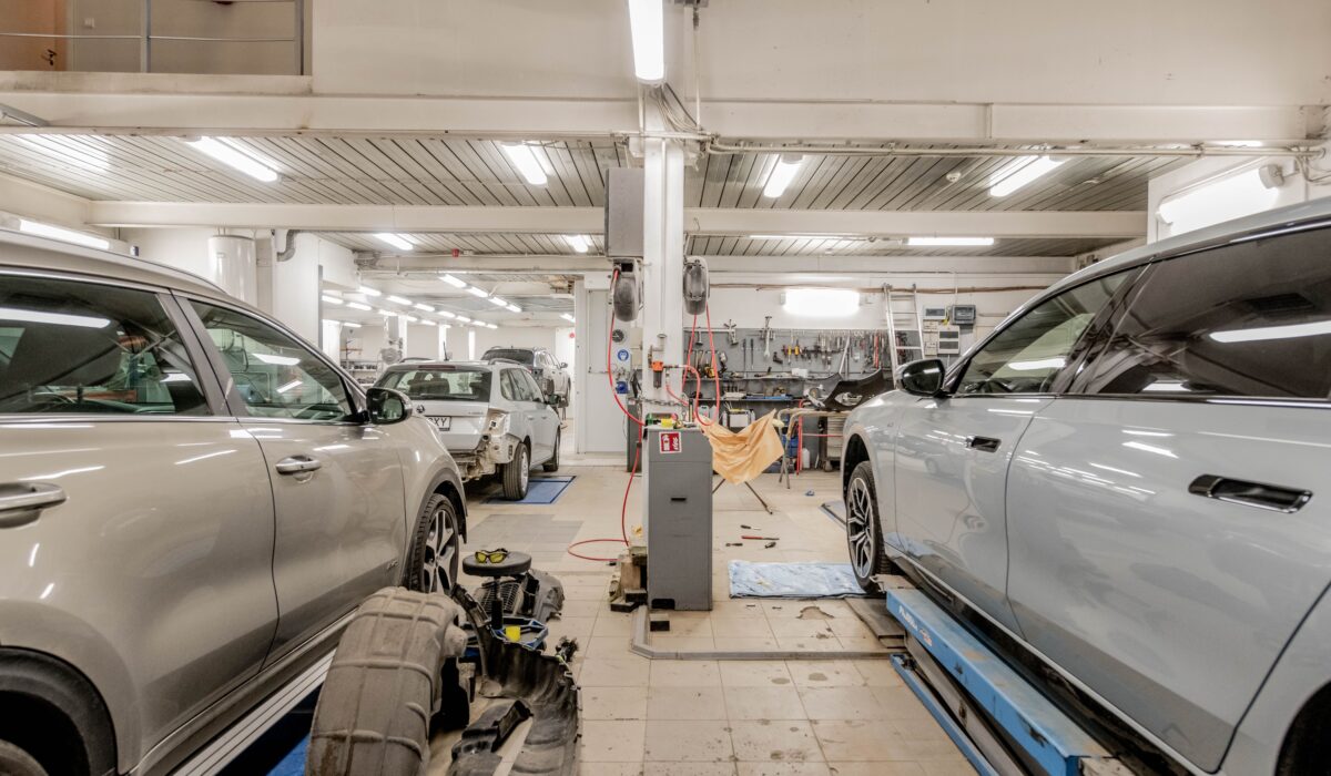 Hybrid Car Maintenance 2026 — Hybrid Car Maintenance 2026: Complete Guide — Photo by Renee Razumov on Pexels