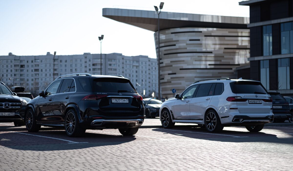 Best Luxury SUV Resale Value 2026 — Best Luxury SUV Resale Value 2026: Top 5 Picks — Photo by Vitali Adutskevich on Pexels