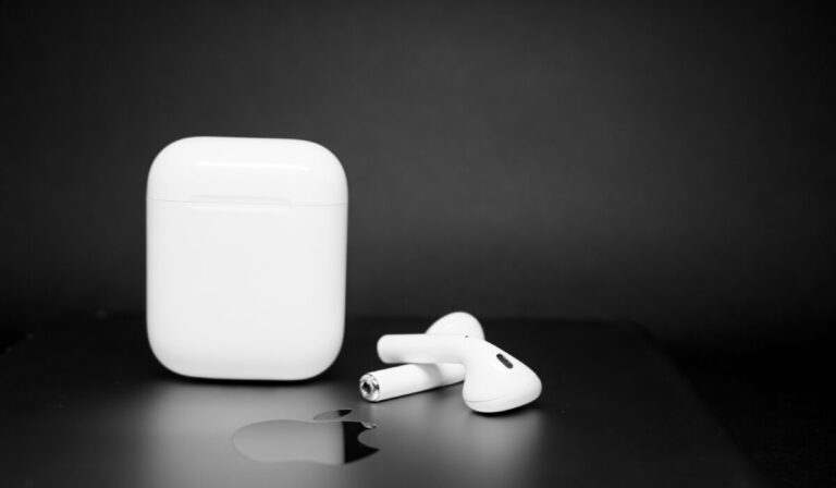 Best Next-Gen Wireless Earbuds 2026 — Best Next-Gen Wireless Earbuds 2026: Top 5 — Photo by Nascimento Jr. on Pexels
