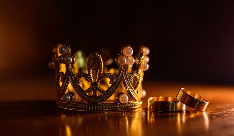 Richest Royal Families 2026 Wealth — Richest Royal Families 2026: Ultimate Wealth Guide — Photo by Hebert Santos on Pexels