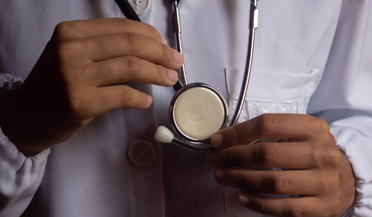 Richest doctors 2026 — Richest Doctors 2026: Top 5 Ultimate Fortunes — Photo by Felipe Queiroz on Pexels