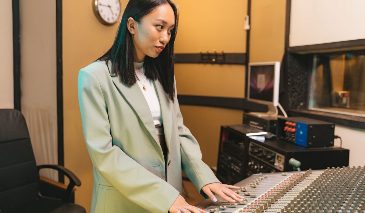 Top 5 Richest Musicians 2026 — Top 5 Richest Musicians 2026: Net Worths Revealed — Photo by AI25.Studio AI GENERATIVE on Pexels