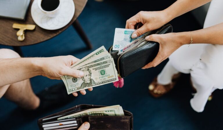 Top 5 Ways to Negotiate Better Salaries 2026 — Top 5 Ways to Negotiate Better Salaries 2026 — Photo by www.kaboompics.com on Pexels