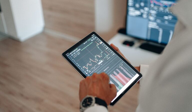 Richest Innovators 2026 — Richest Innovators 2026: Top 5 Game-Changing Fortunes — Photo by AlphaTradeZone on Pexels
