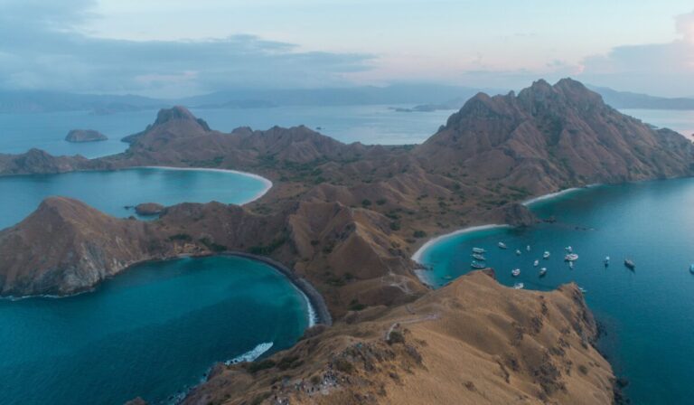Essential Global Bays 2026 — Essential Global Bays 2026: Top 5 to Explore — Photo by Vincent Nestyapradhana on Pexels