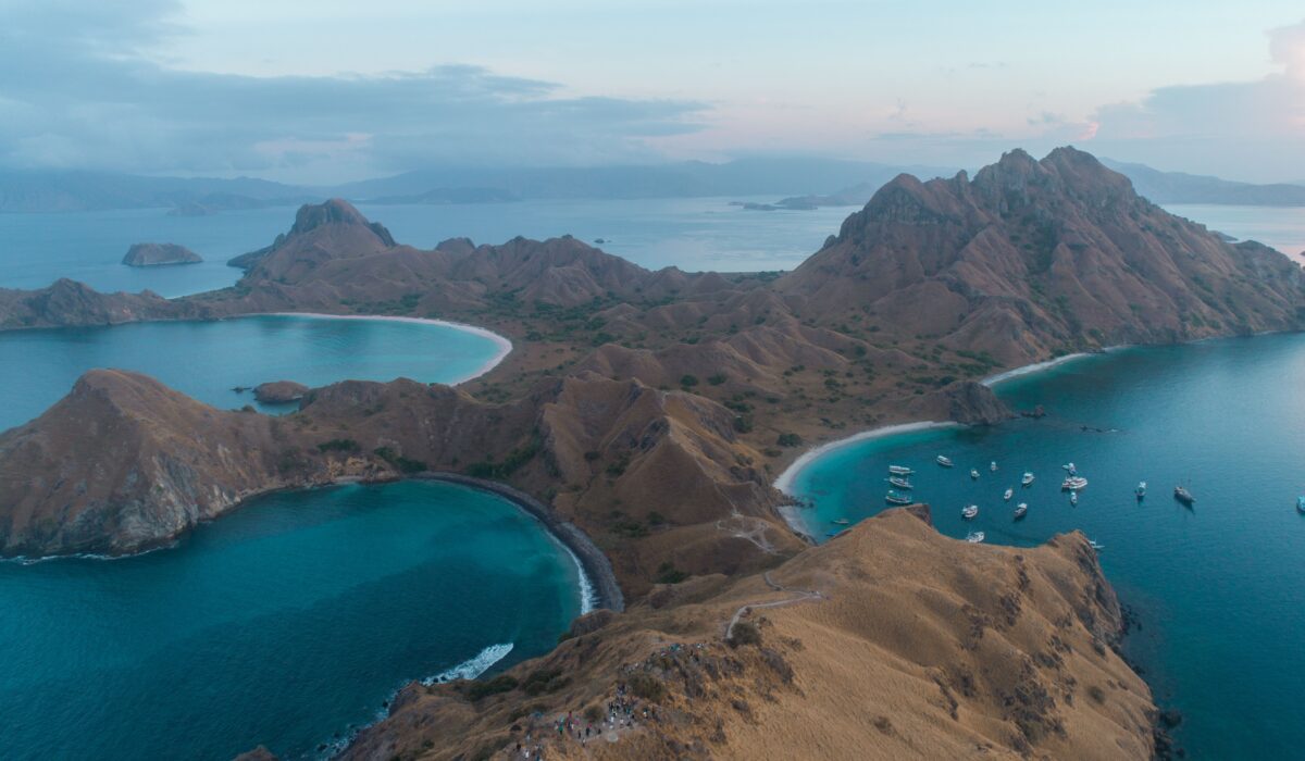 Essential Global Bays 2026 — Essential Global Bays 2026: Top 5 to Explore — Photo by Vincent Nestyapradhana on Pexels