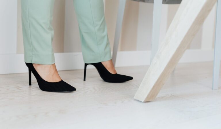 How to Style Kitten Heels 2026 — How to Style Kitten Heels 2026: 7 Essential Looks — Photo by https://kaboompics.com/ on Pexels